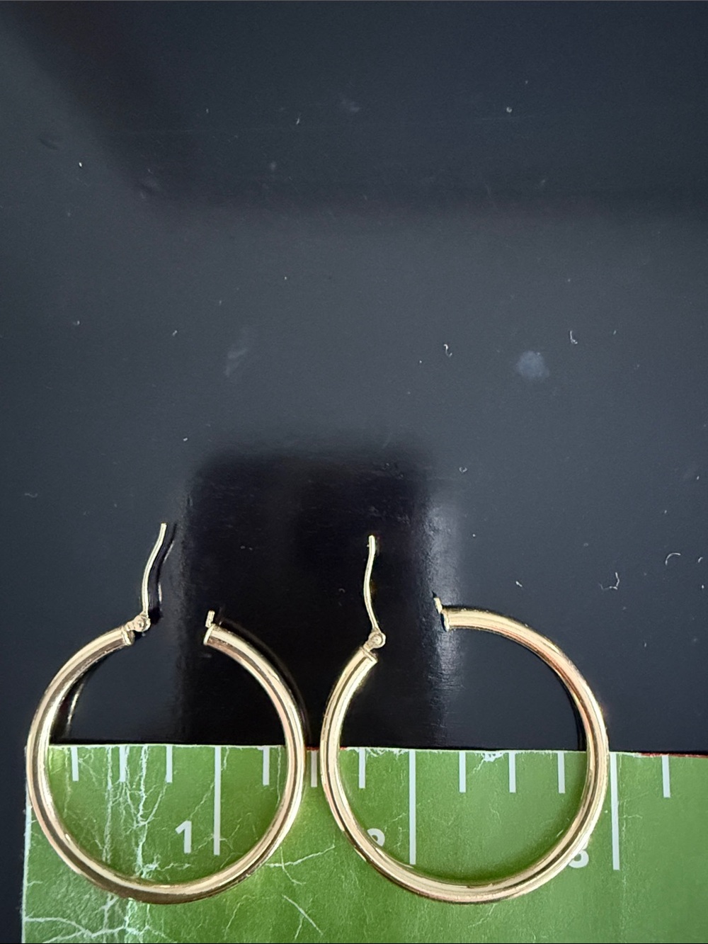 14K GOLD HOOPS.